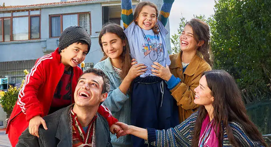 قصة عشق مسلسل المشردون مترجم للعربية